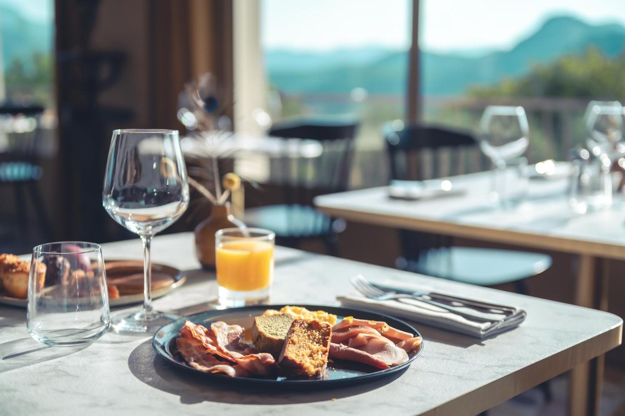Logis Hotel Restaurant Le Plantevin Propiac المظهر الخارجي الصورة