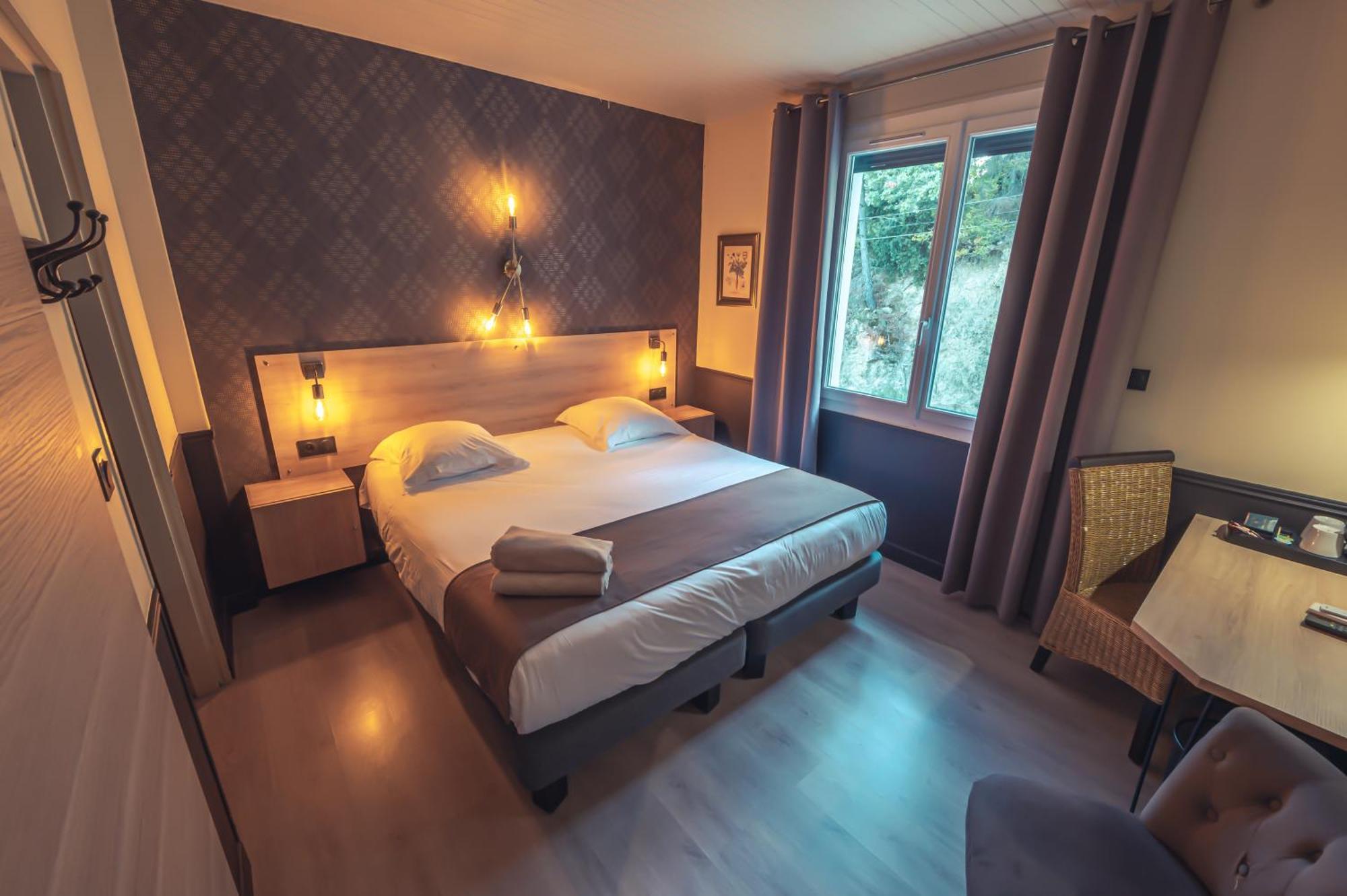 Logis Hotel Restaurant Le Plantevin Propiac المظهر الخارجي الصورة