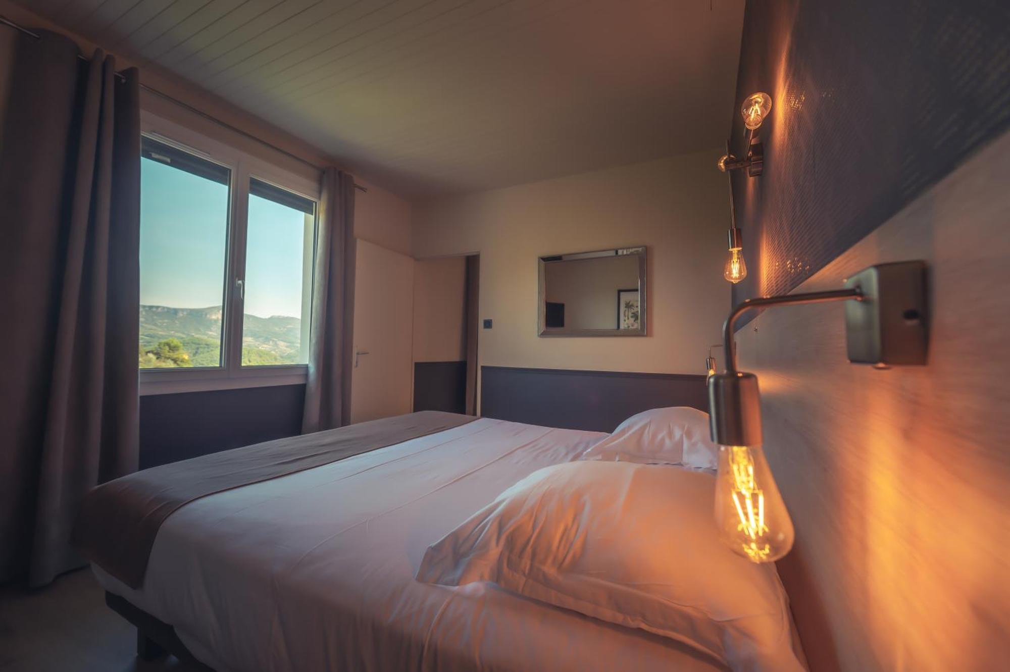 Logis Hotel Restaurant Le Plantevin Propiac المظهر الخارجي الصورة