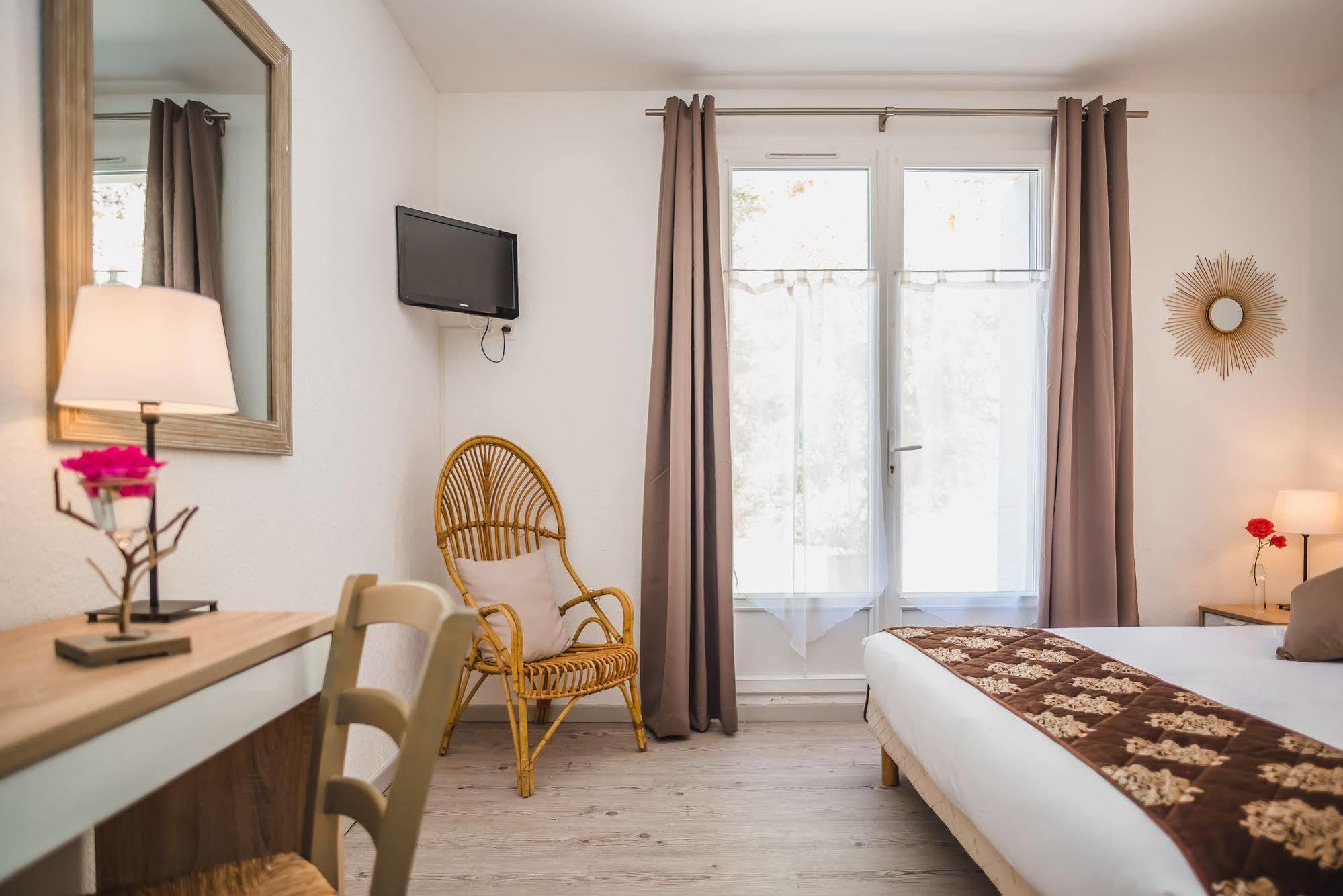 Logis Hotel Restaurant Le Plantevin Propiac المظهر الخارجي الصورة