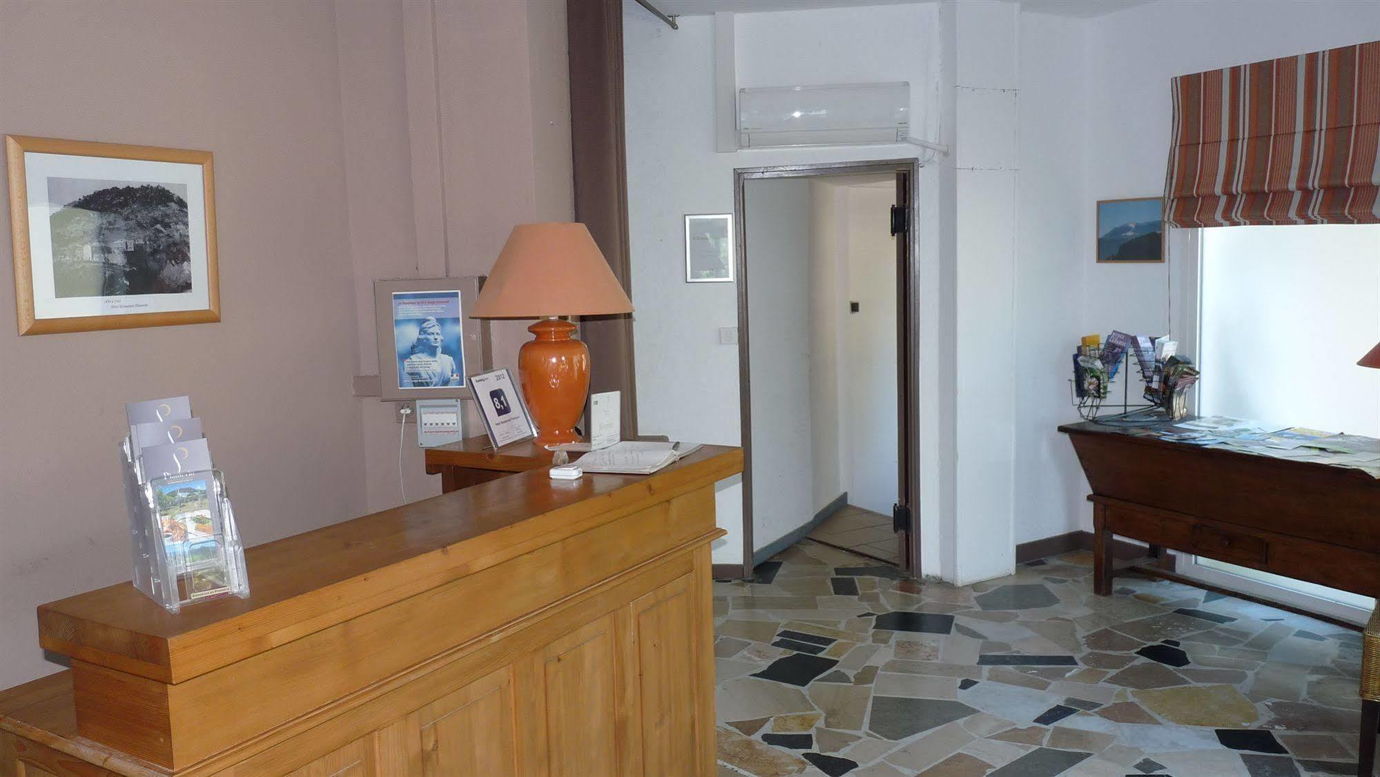 Logis Hotel Restaurant Le Plantevin Propiac المظهر الخارجي الصورة