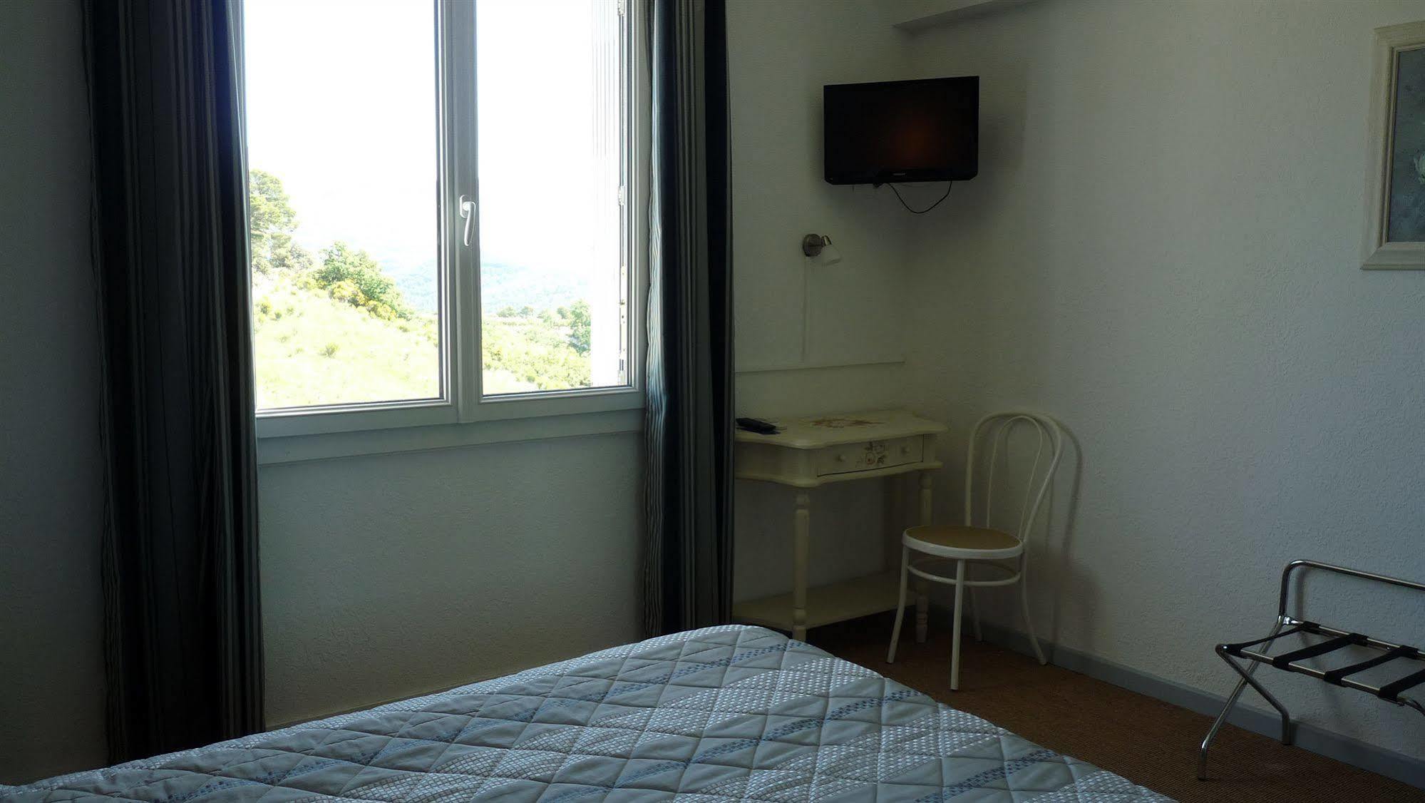 Logis Hotel Restaurant Le Plantevin Propiac المظهر الخارجي الصورة